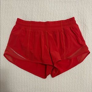 Lululemon Hotty Hot Low Rise Short 2.5”